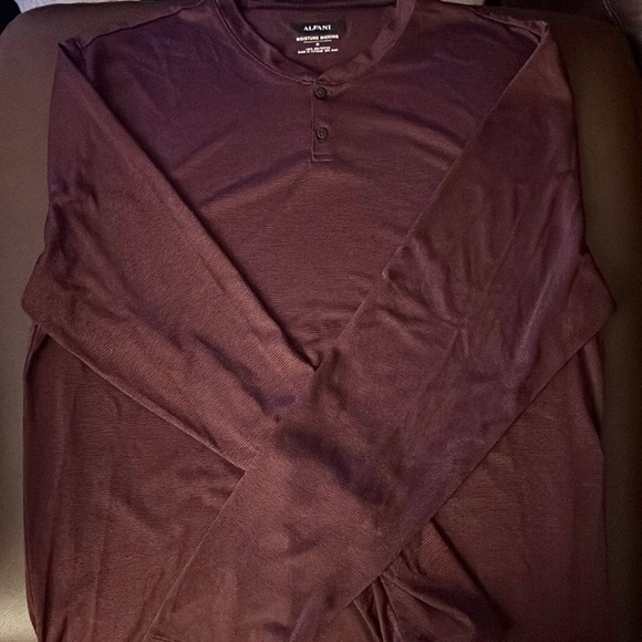 Moisture wicking long sleeve shirt - Picture 3 of 3